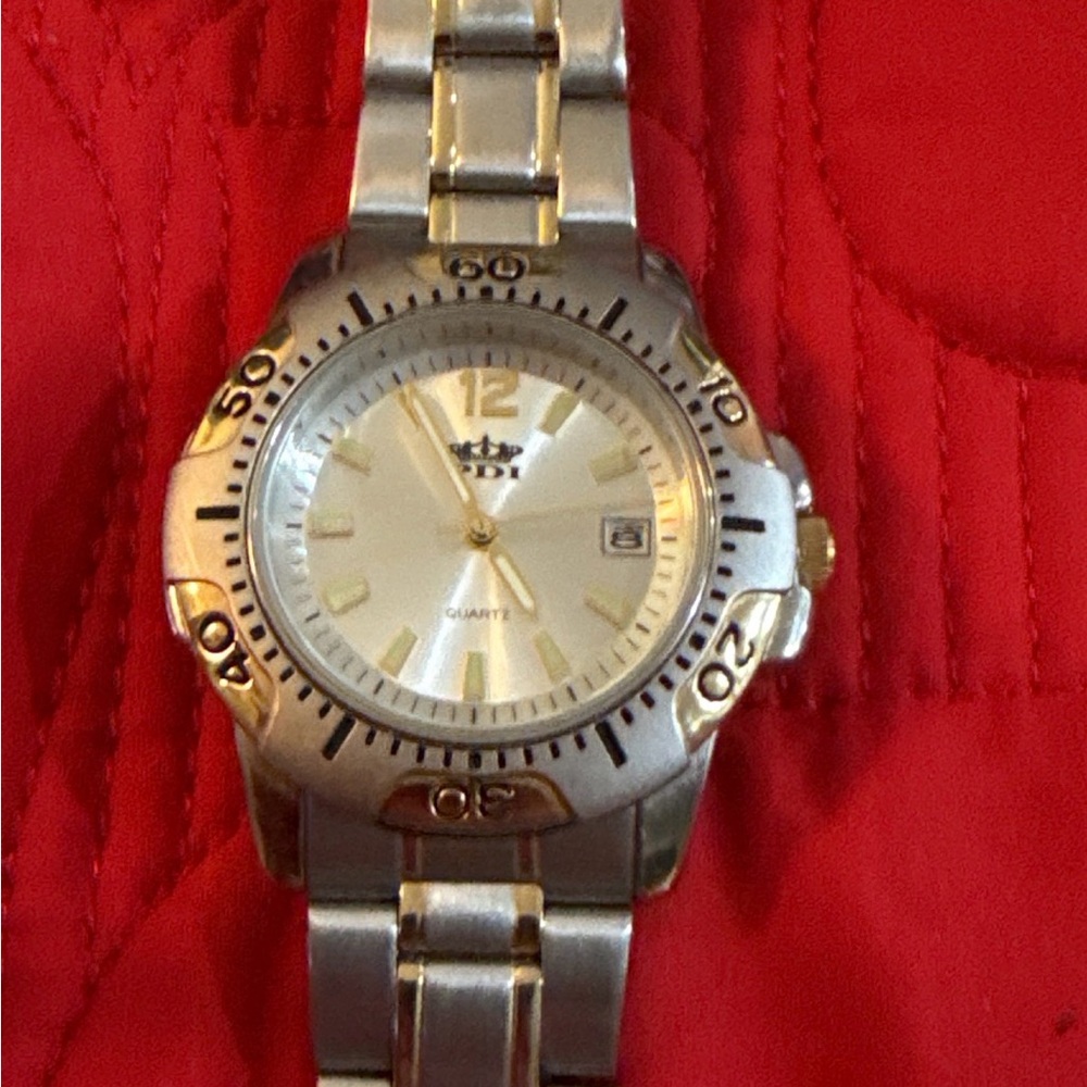 Men's Silver and Gold Quartz Watch
